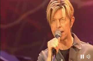 david bowie fashionrocks2003