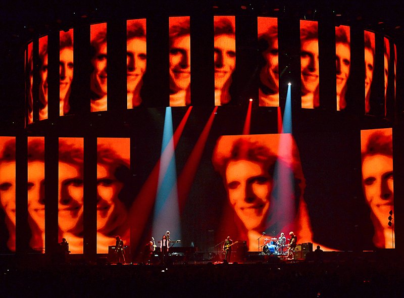 Omaggio a Bowie ai Brit Awards