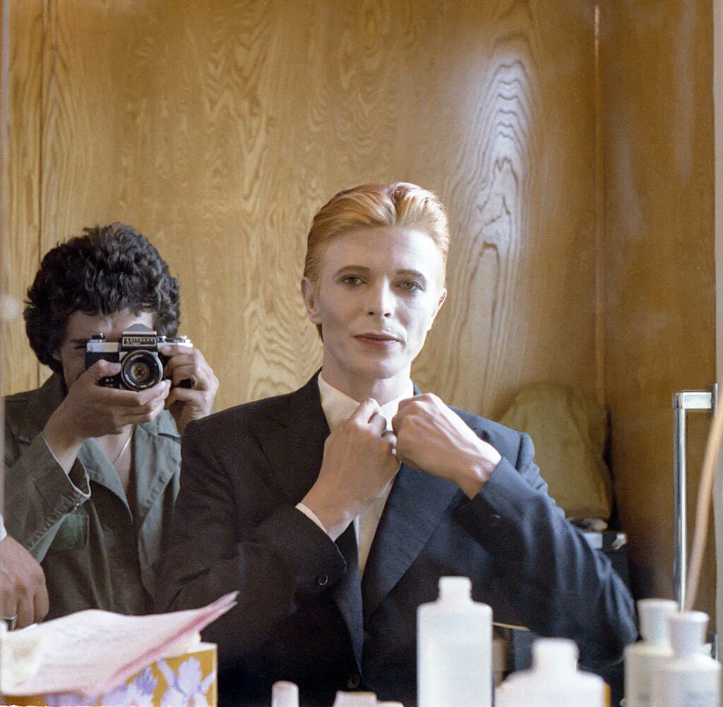 L'uomo che cadde sulla terra © Geoff MacCormack