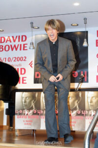 David Bowie Signing Session Feltrinelli Milano 2002