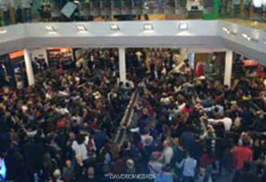 David Bowie Signing Session Feltrinelli Milano 2002