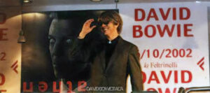 David Bowie Signing Session Feltrinelli Milano 2002