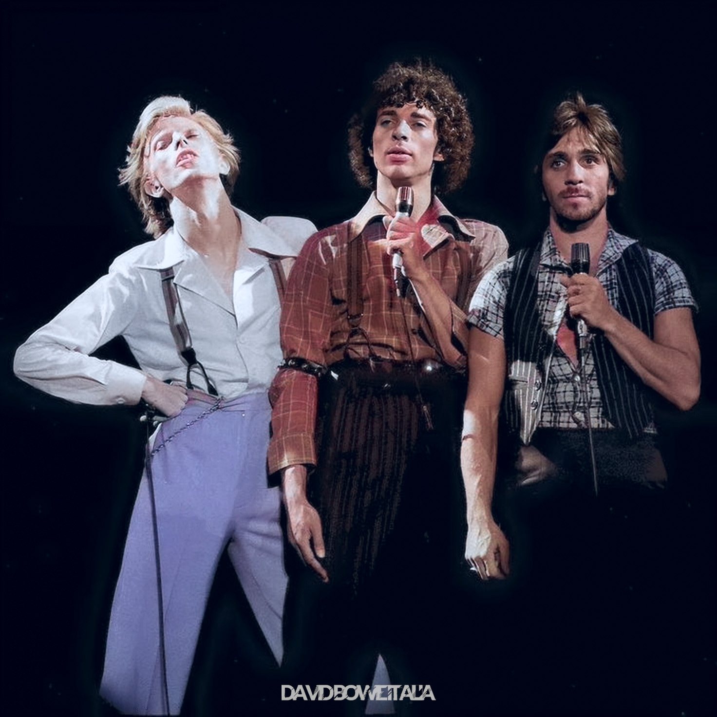 Diamond Dogs: ululati dal futuro 62 David Bowie sul palco con i coristi Warren Peace e Gui Andrisano nel Diamond Dogs Tour del 1974