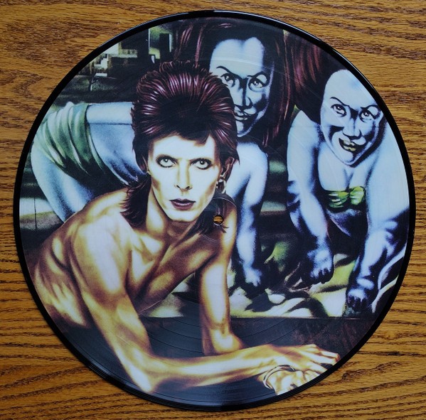 Diamond Dogs: ululati dal futuro 151 Diamond Dogs, edizione dei 50 anni, 2024: il picture disc, lato A