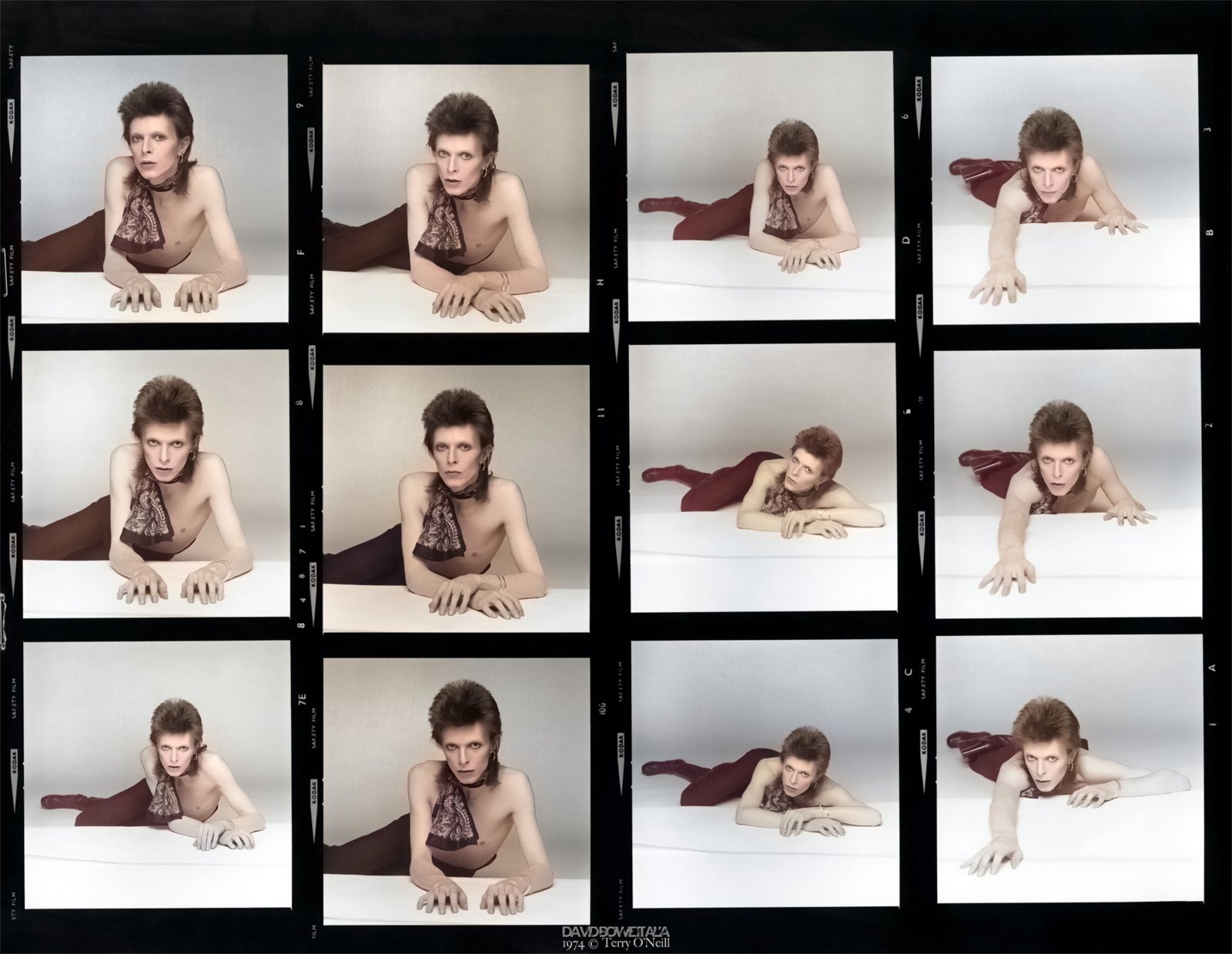 Diamond Dogs: ululati dal futuro 28 Provini a contatto di Terry O’Neill con David Bowie nella posa sdraiata usata per la copertina di Diamond Dogs